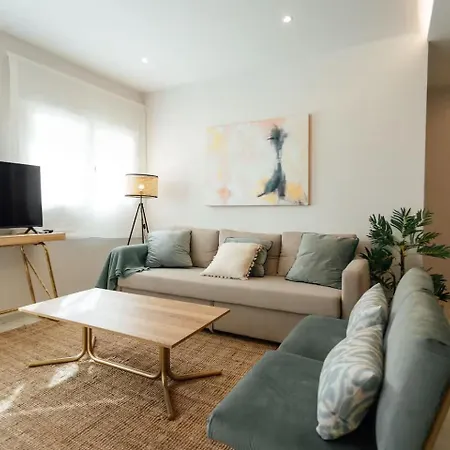 Reformed And Comfy- 2bd 2bth- Arenal Séville