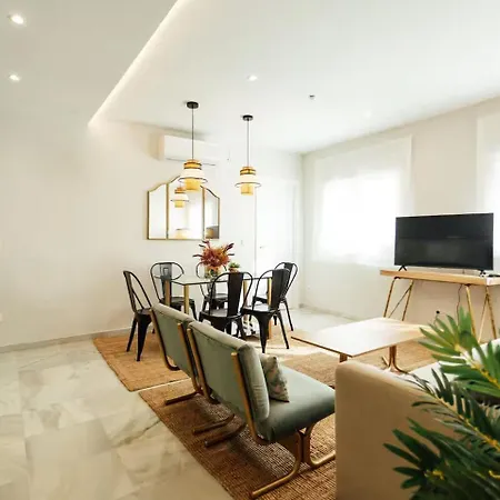 Reformed And Comfy- 2bd 2bth- Arenal * Séville
