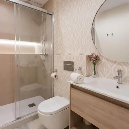Reformed And Comfy- 2bd 2bth- Arenal * Séville